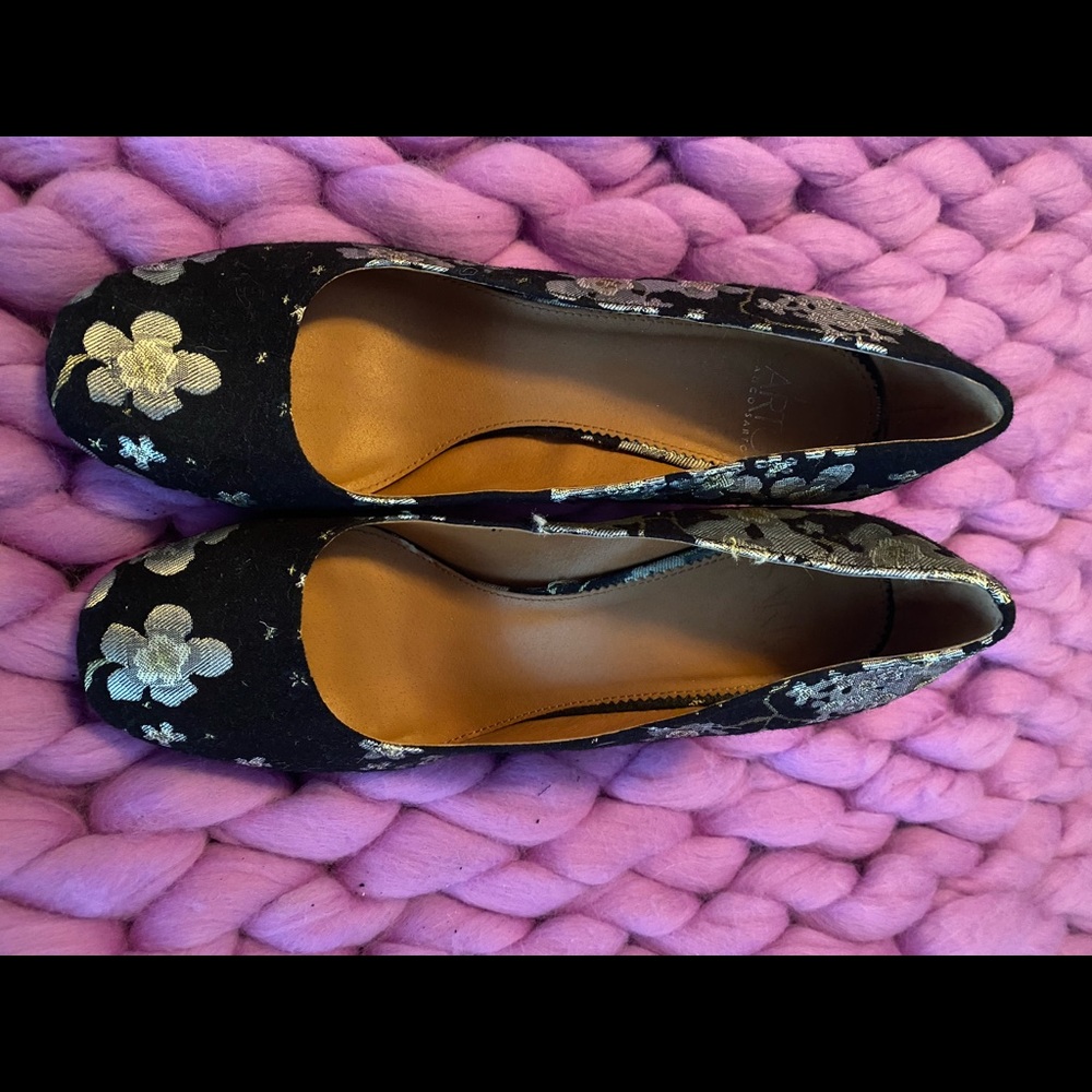 Franco Sarto Floral Rare (hard to find) pumps 8.5